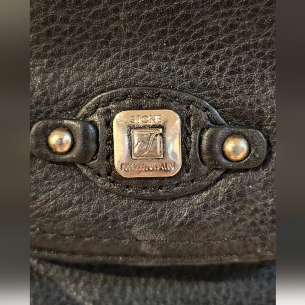 Stone Mountain - Pebbled Genuine Leather  Black Medium Bag Pink Fabric Lining‌ - Picture 3 of 12